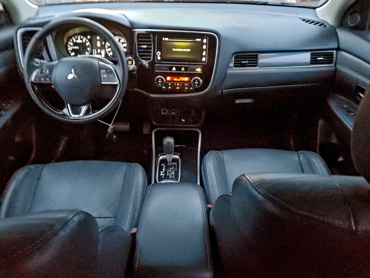 Mitsubishi Outlander Se Image 7