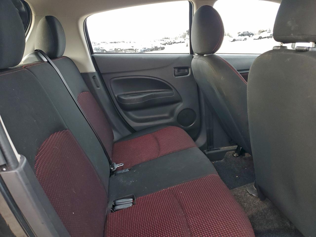 Mitsubishi Mirage Se Image 6