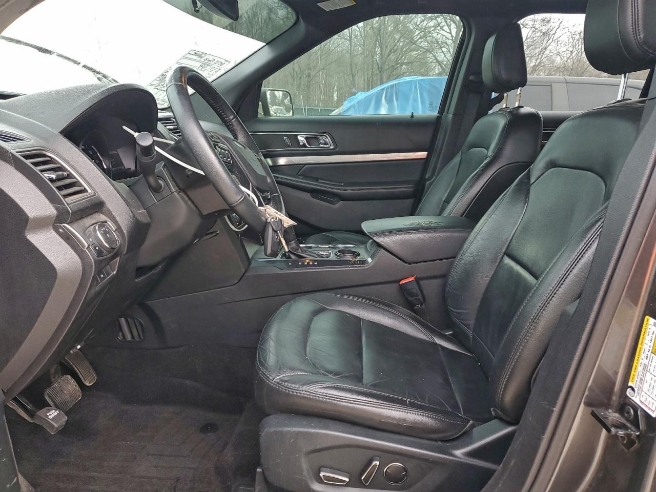 Ford Explorer Xlt Image 5