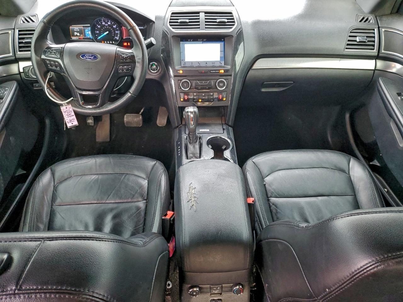 Ford Explorer Xlt Image 10