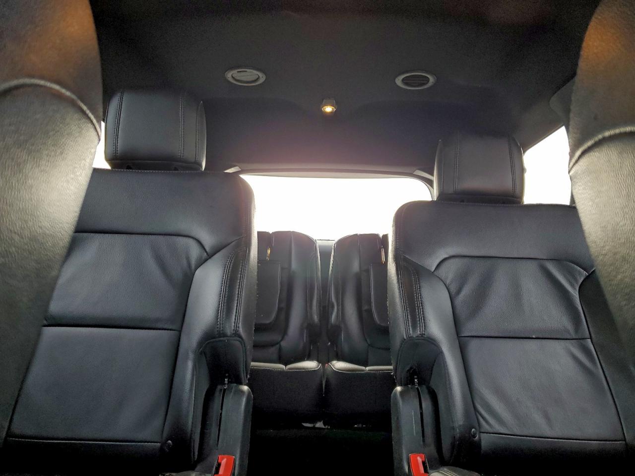 Ford Explorer Xlt Image 11