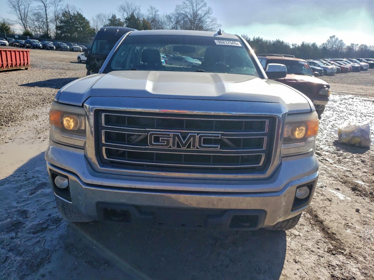 GMC Sierra K1500 Sle Image 2