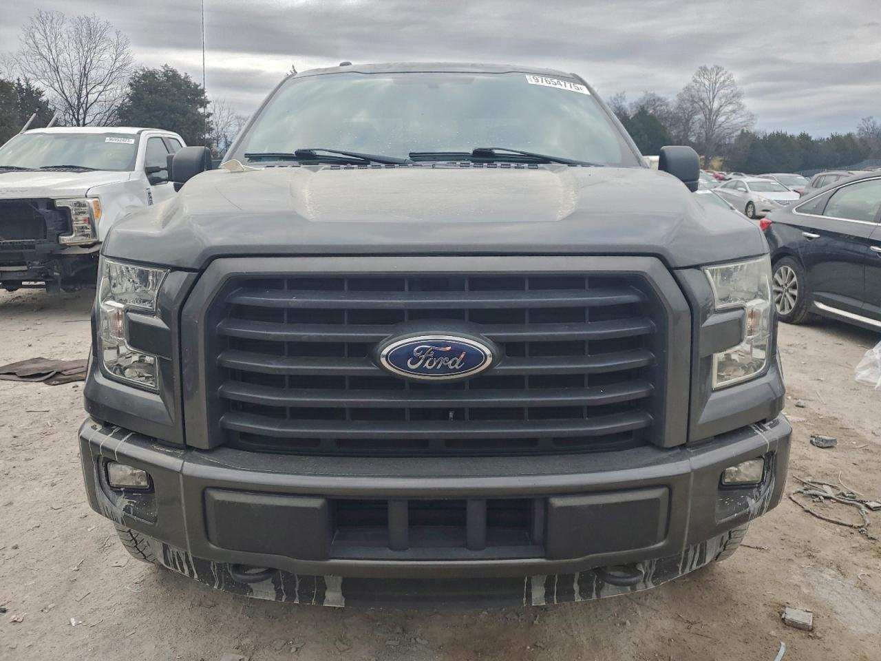 Ford F-150 Super Cab Image 5