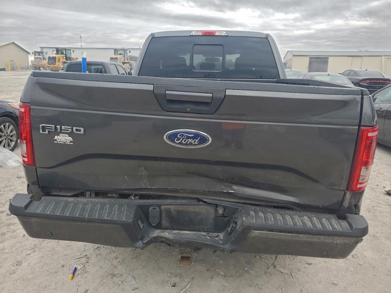 Ford F-150 Super Cab Image 12