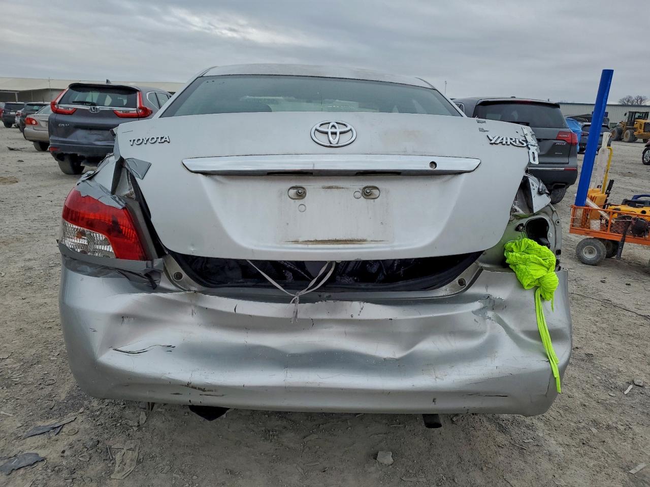 Toyota Yaris Image 8