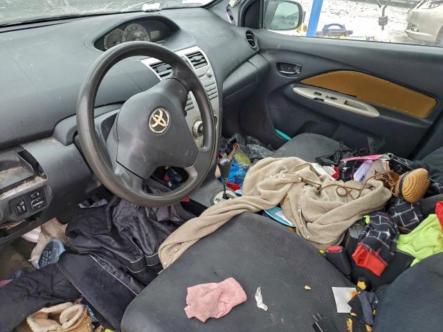 Toyota Yaris Image 12