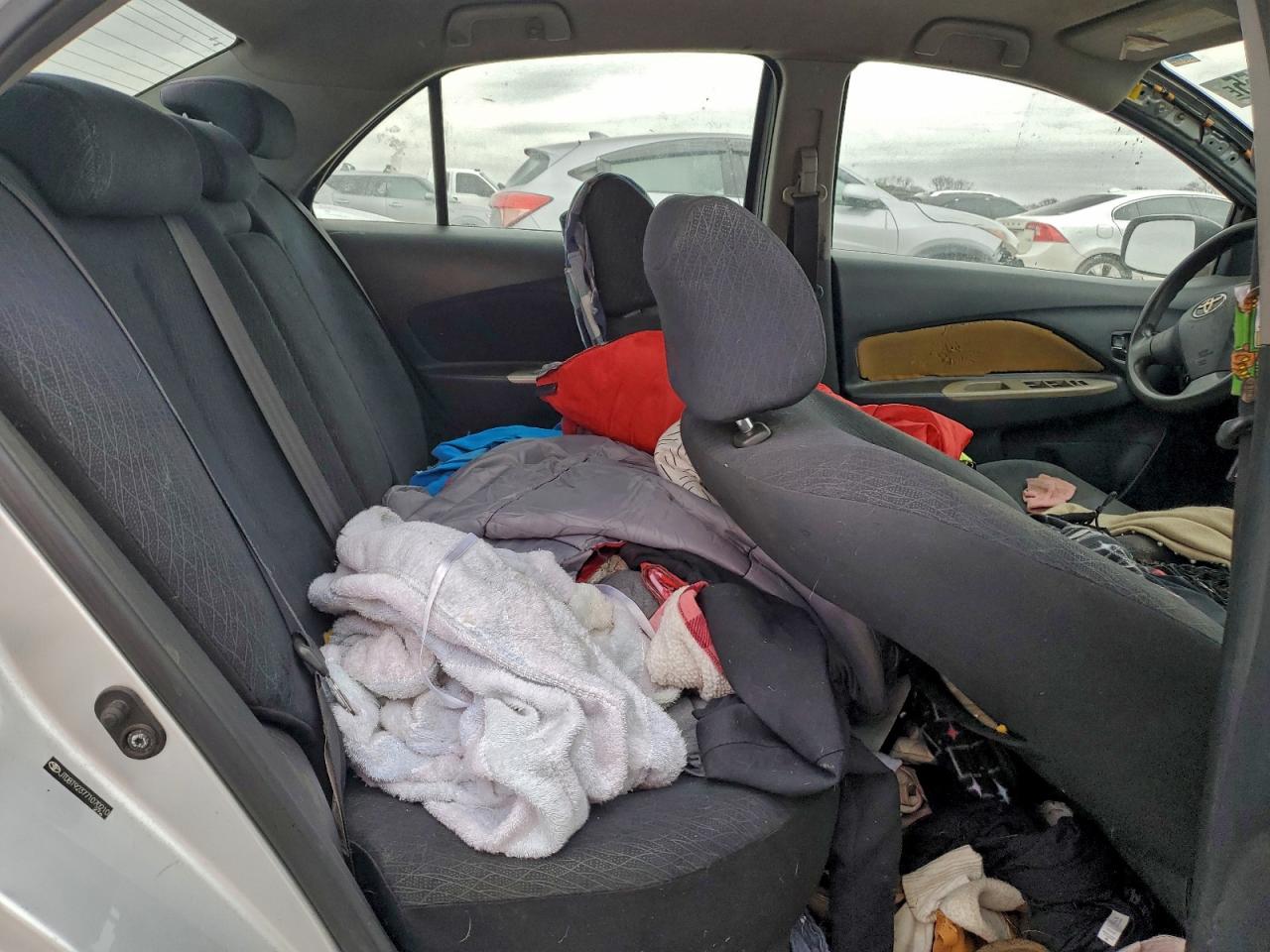 Toyota Yaris Image 9