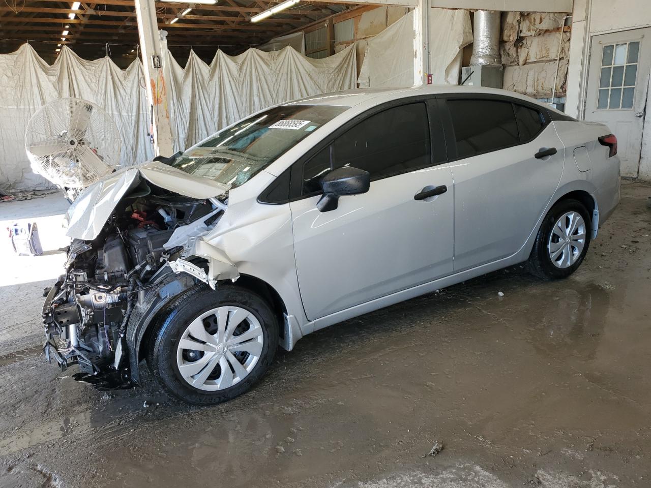 Nissan Versa S Image 1