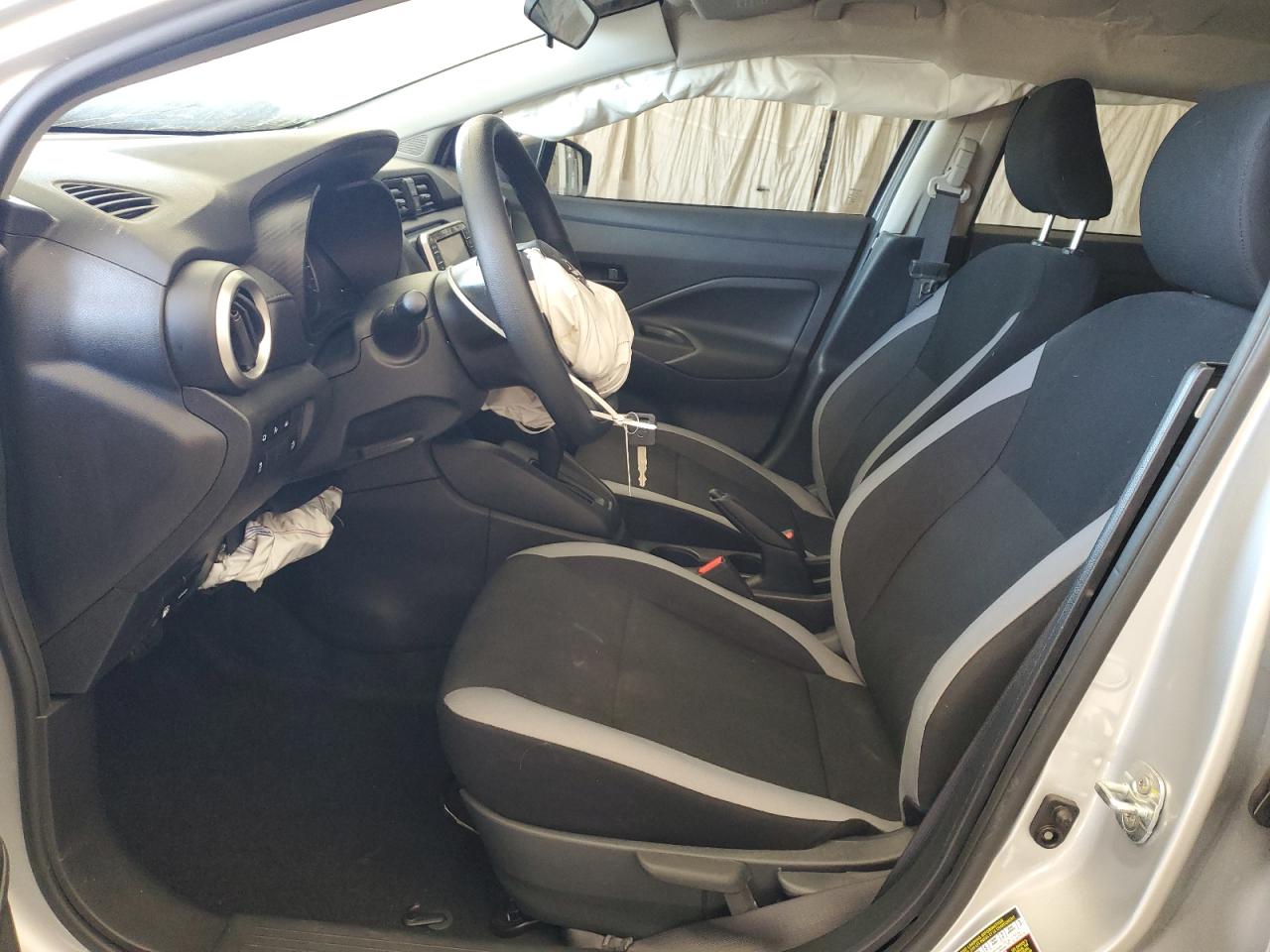 Nissan Versa S Image 5