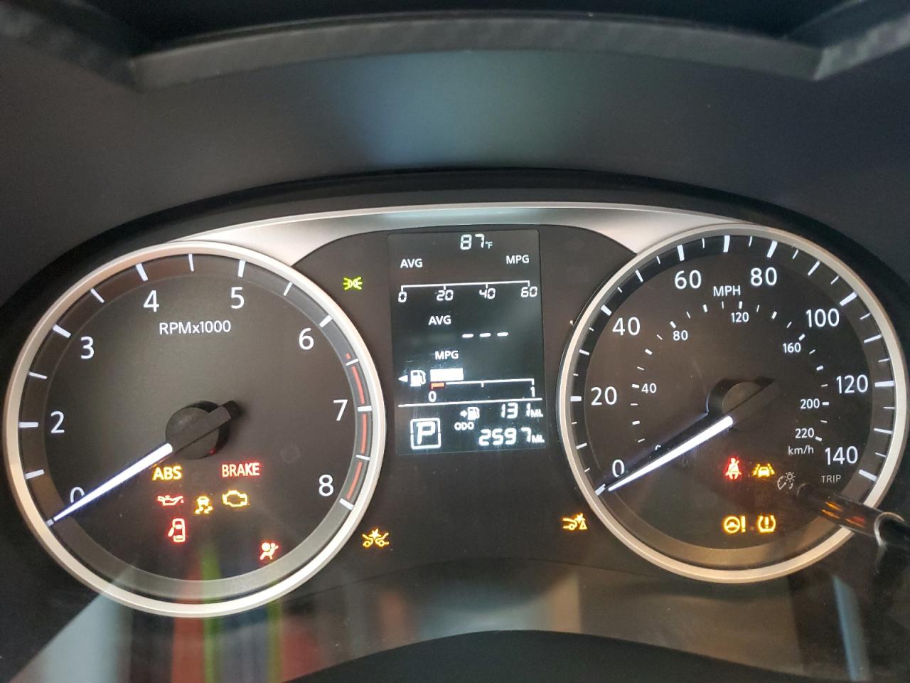 Nissan Versa S Image 8