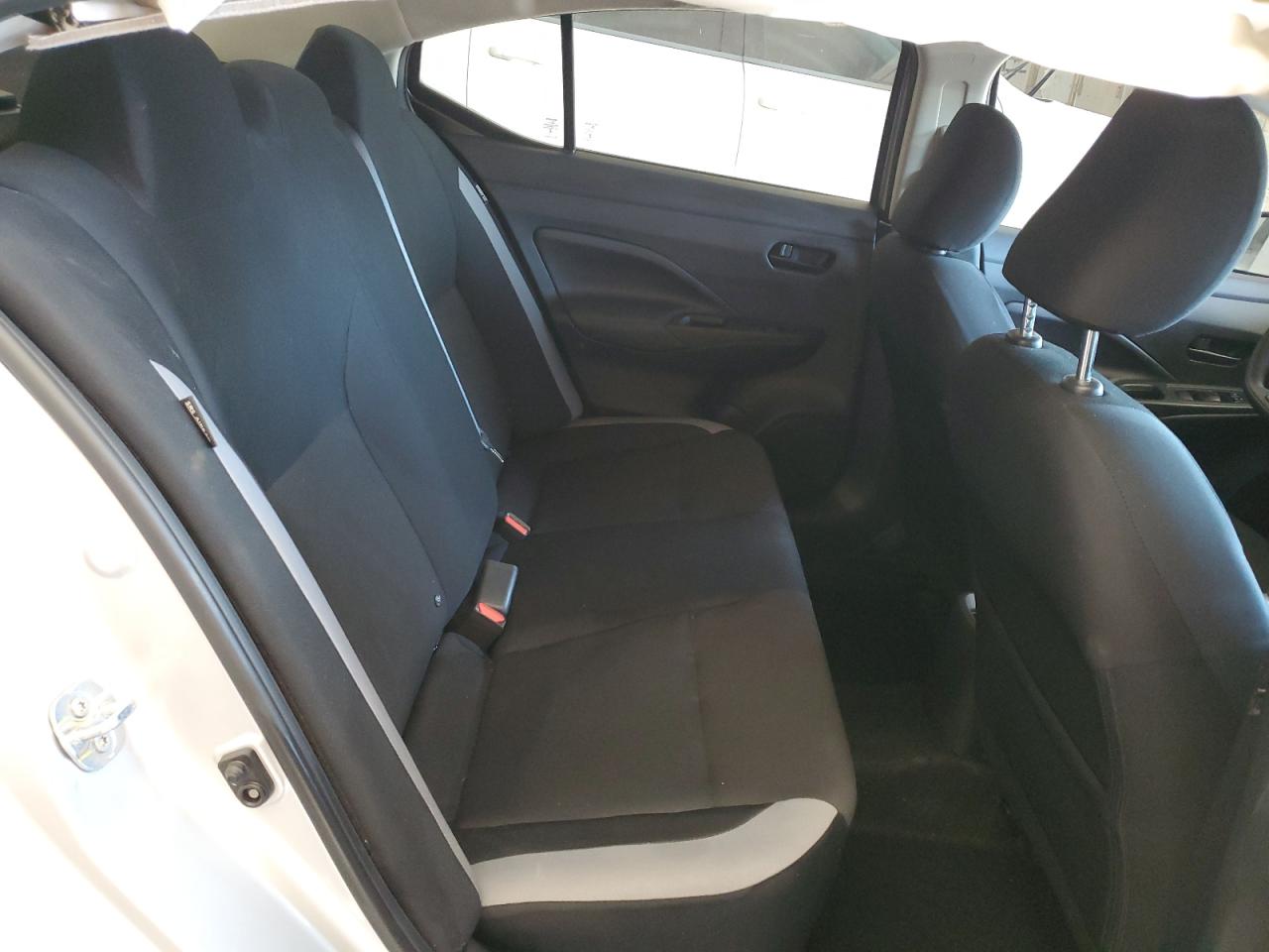 Nissan Versa S Image 11