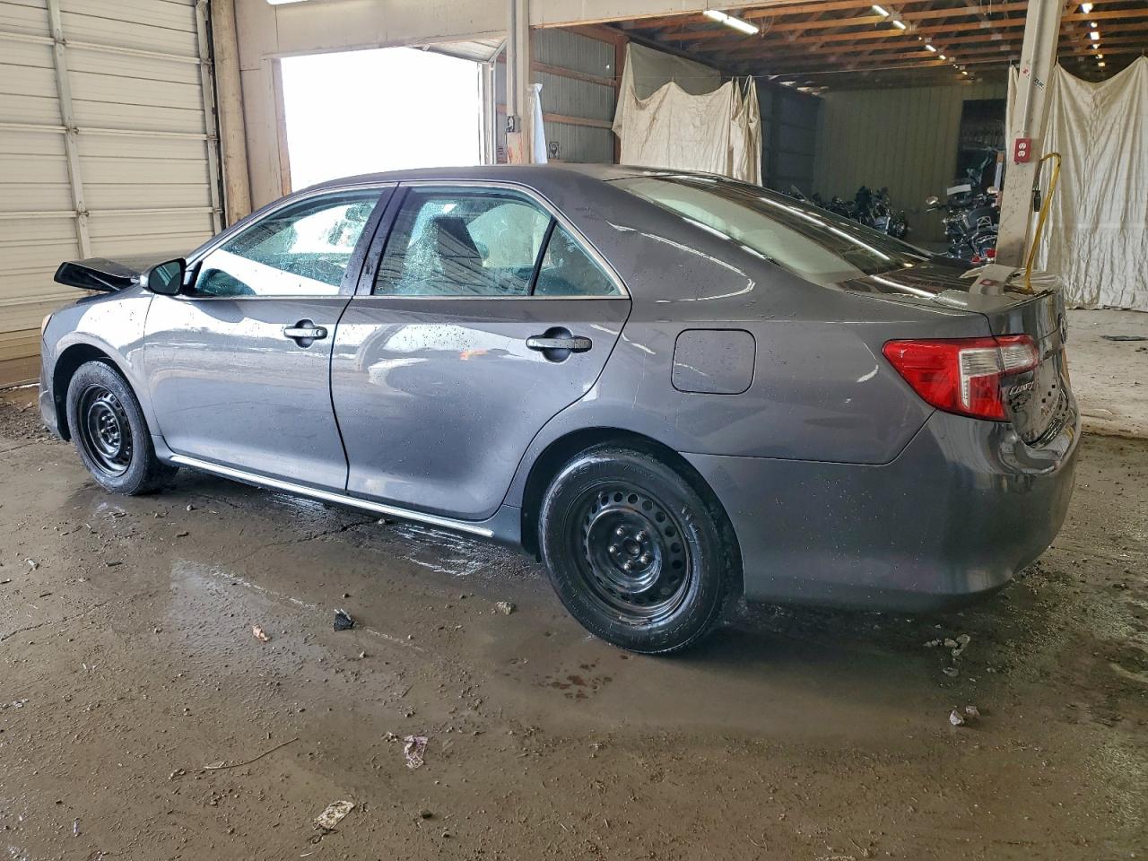 Toyota Camry Base Image 6