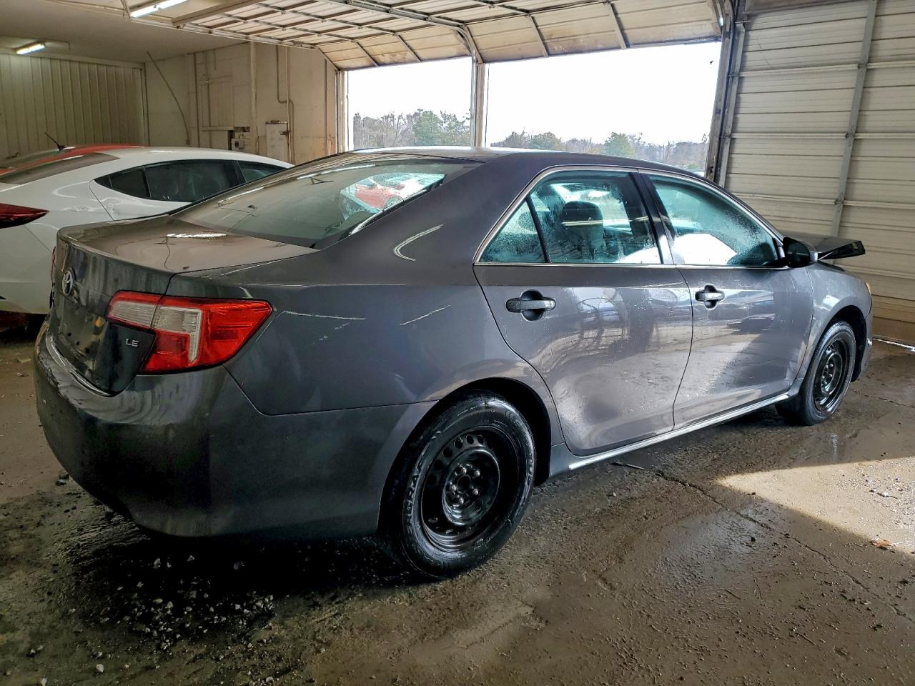 Toyota Camry Base Image 8