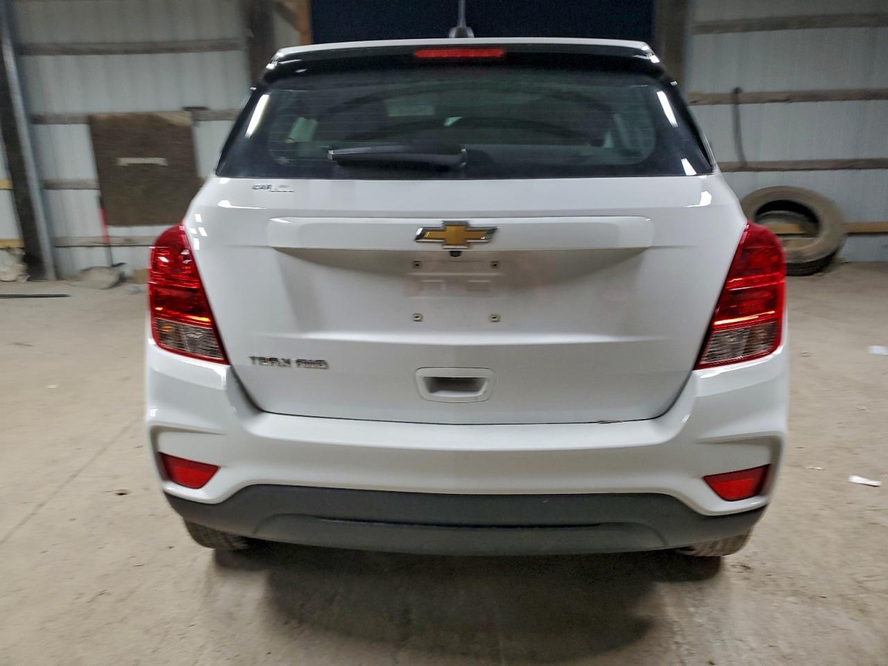 Chevrolet Trax Ls Image 2