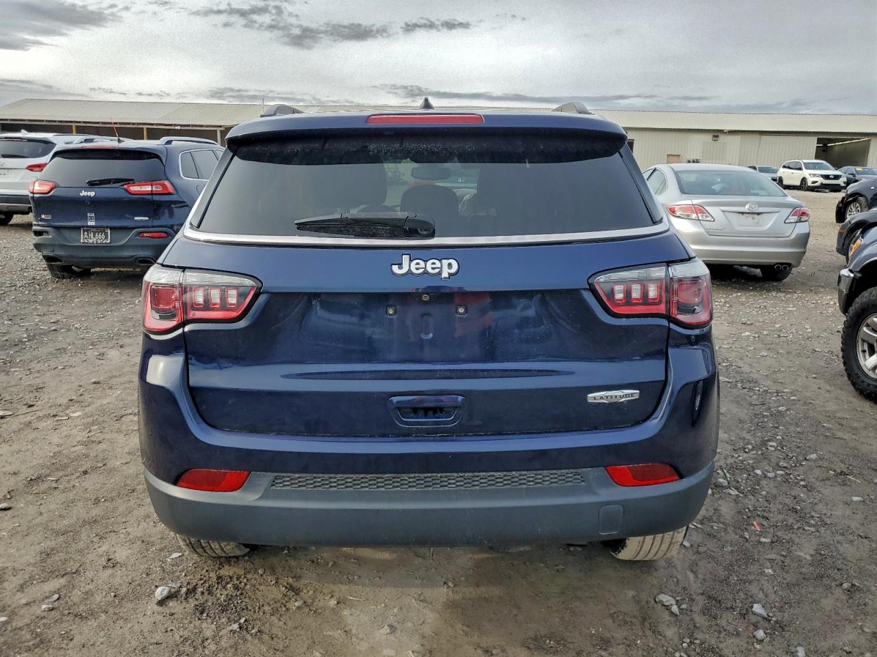 Jeep Compass Latitude Image 5