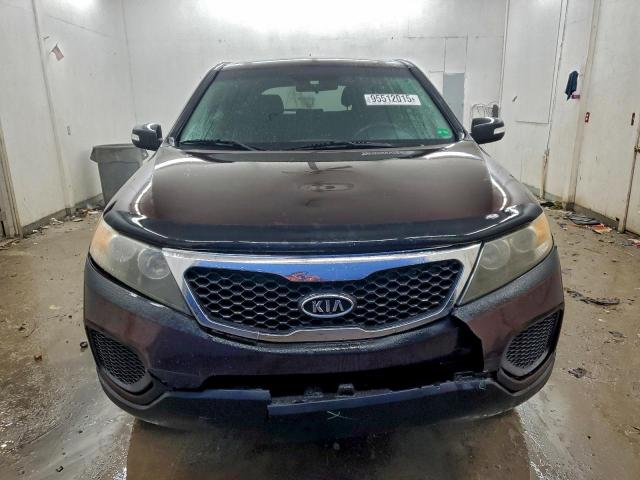 Kia Sorento Base Image 3