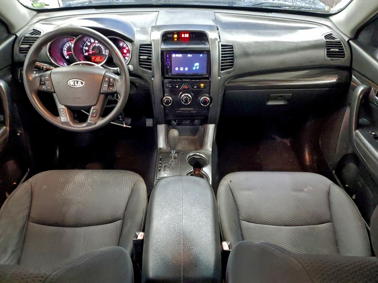Kia Sorento Base Image 7