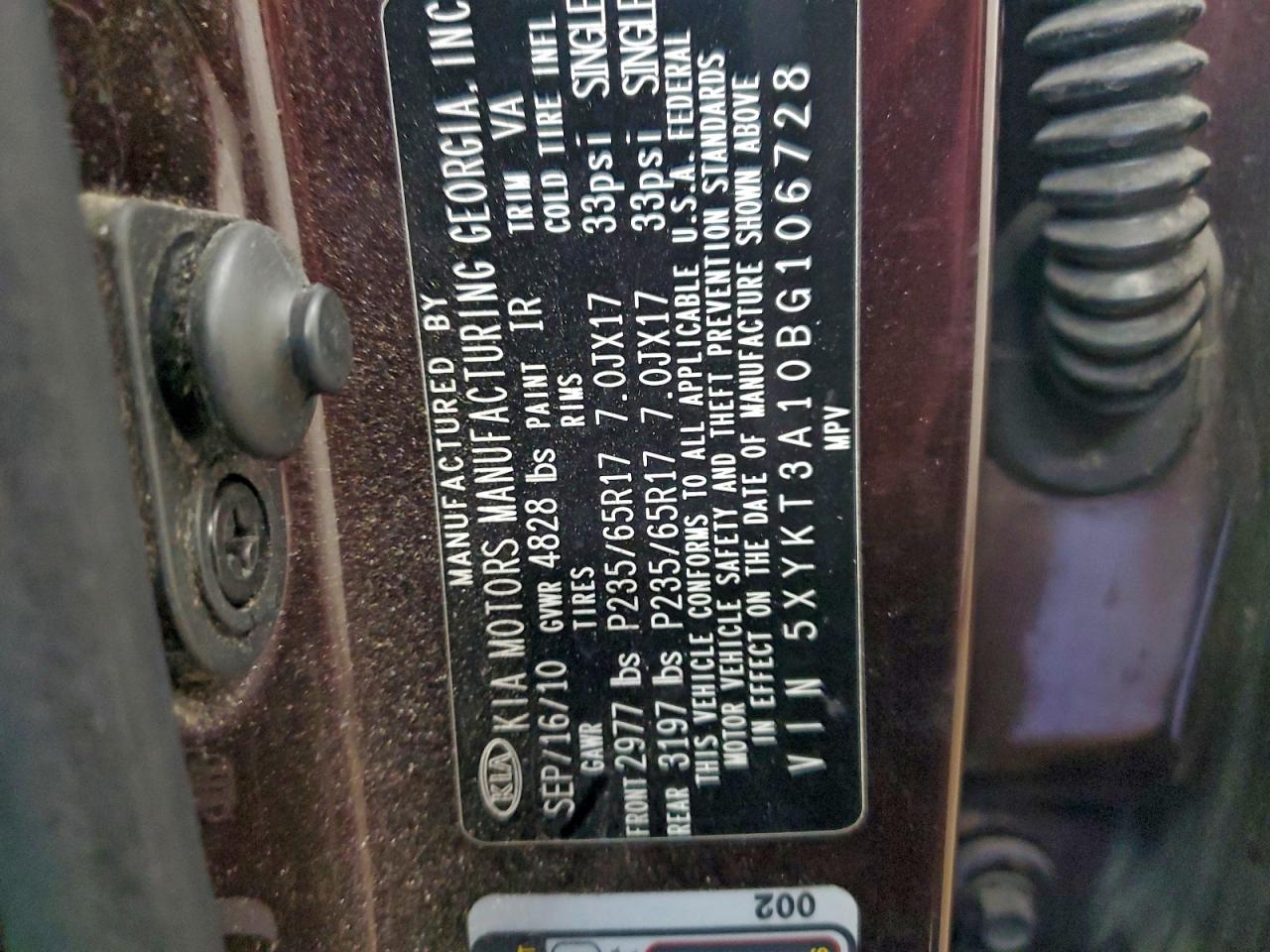 Kia Sorento Base Image 14