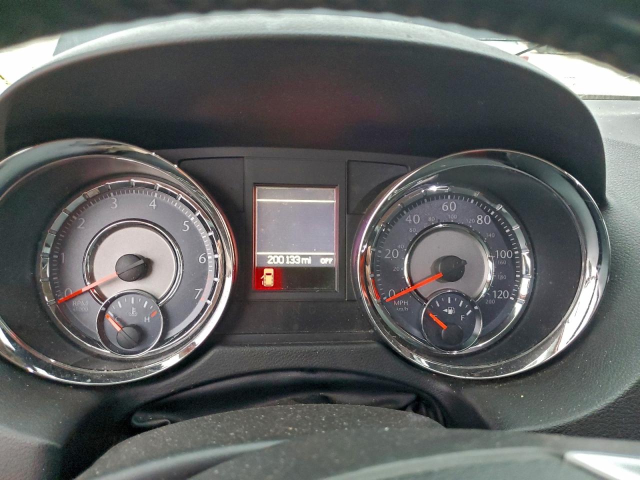 Chrysler Minivan Touring L Image 9