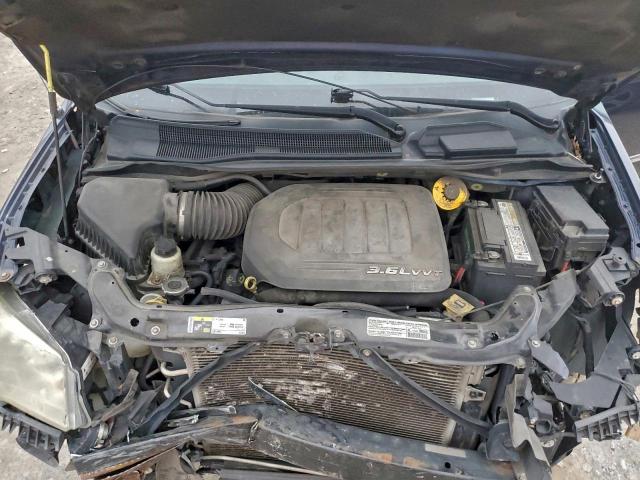 Chrysler Minivan Touring L Image 12