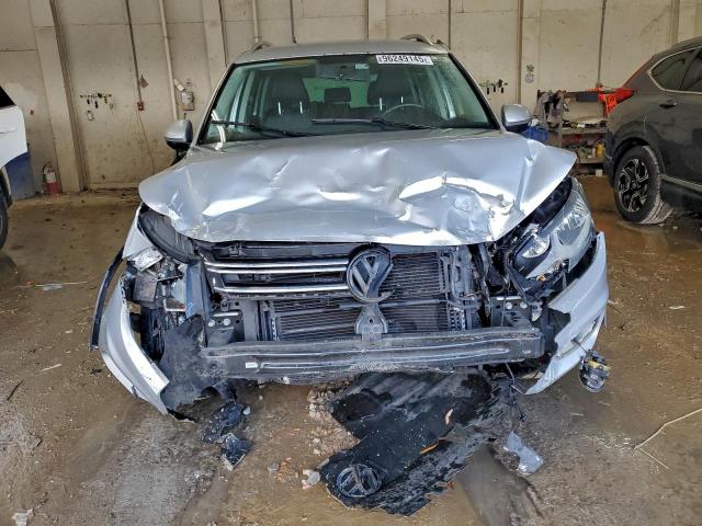 Volkswagen Tiguan S Image 10