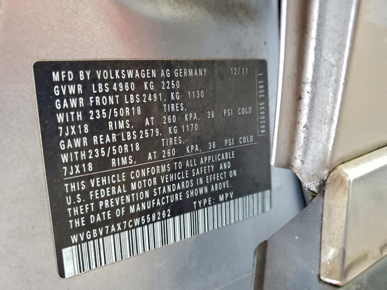 Volkswagen Tiguan S Image 2