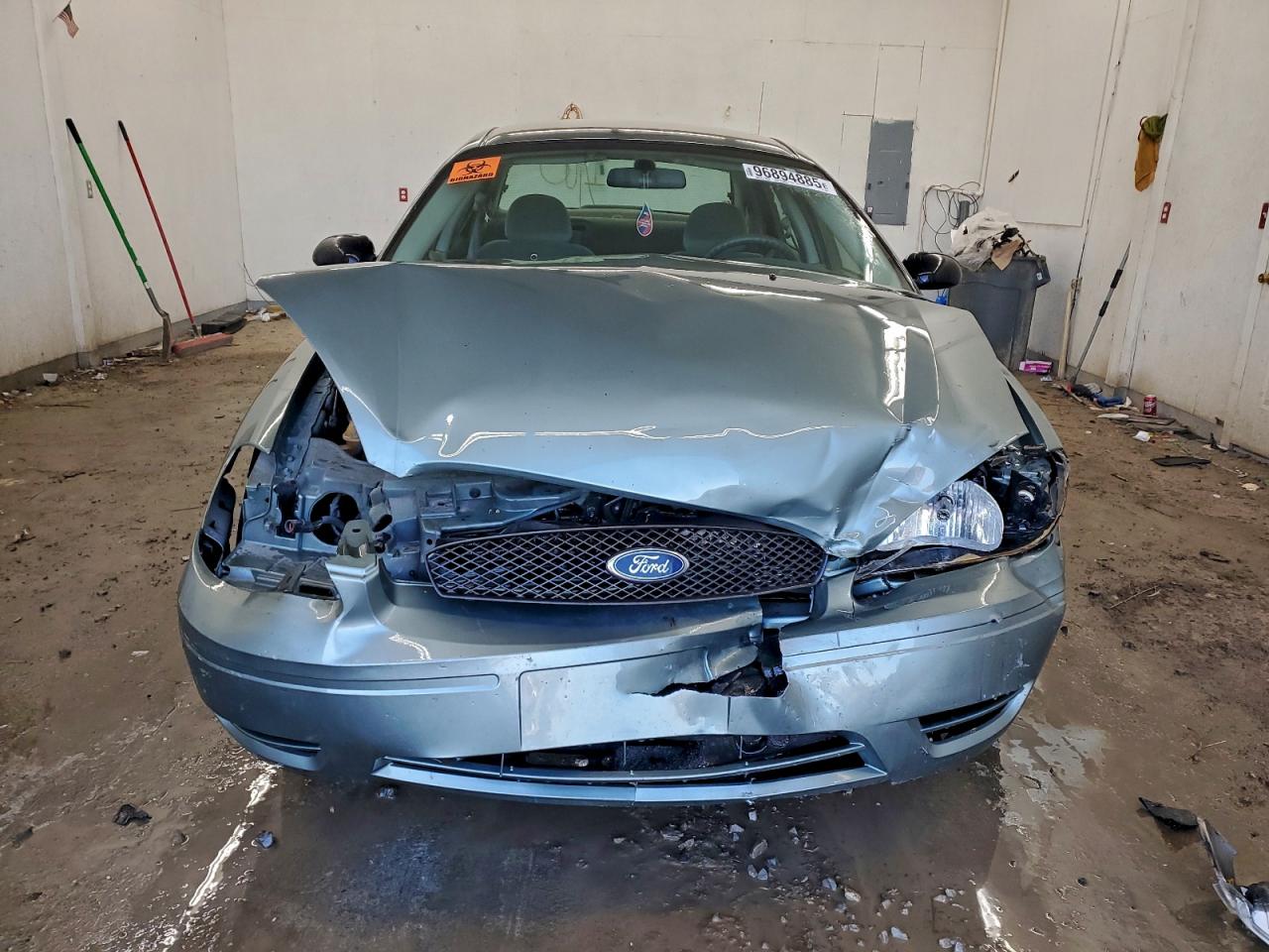 Ford Taurus Se Image 6