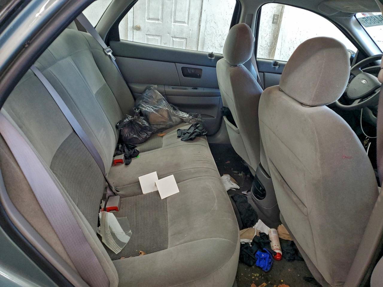 Ford Taurus Se Image 7