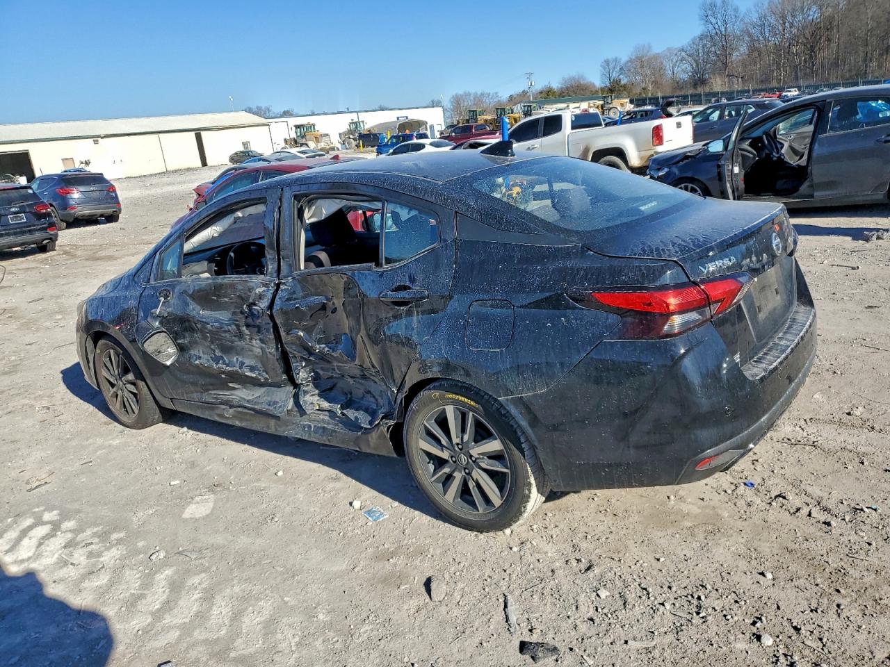 Nissan Versa Sv Image 2