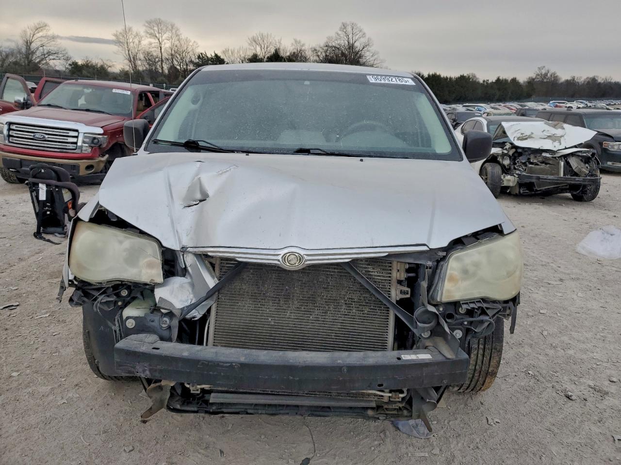 Chrysler Minivan Lx Image 13