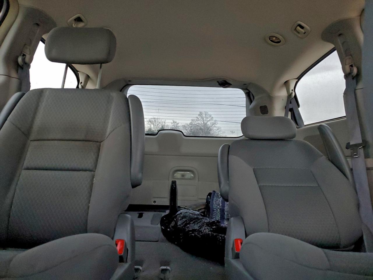 Chrysler Minivan Lx Image 9