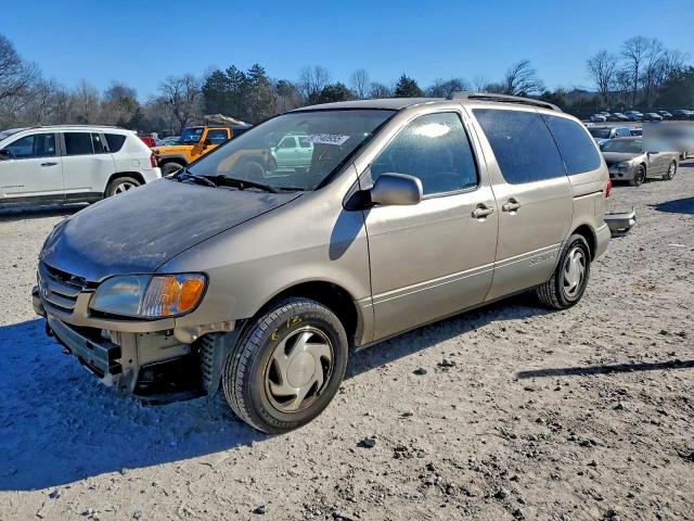  Salvage Toyota Sienna