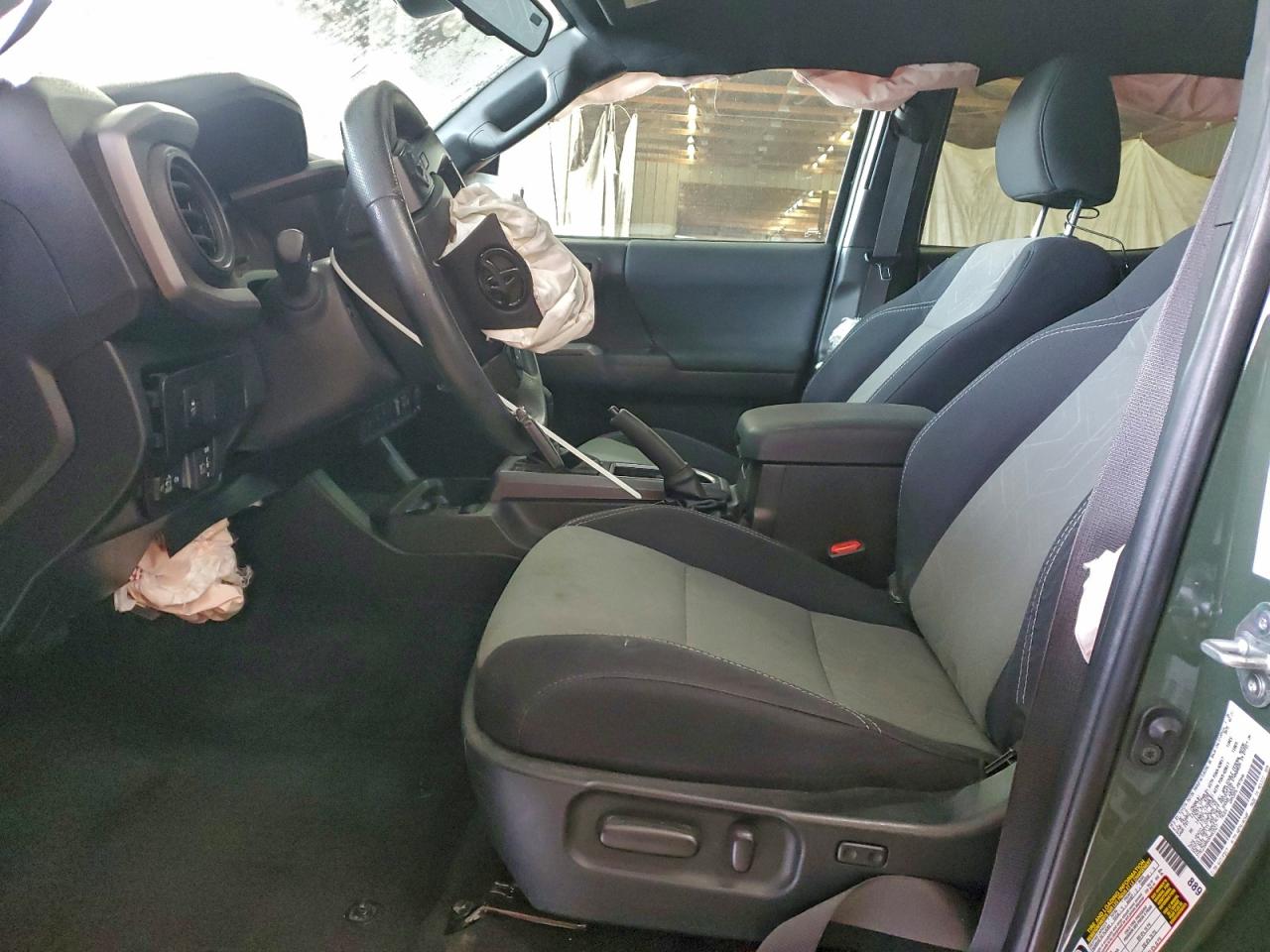 Toyota Tacoma Double Cab Image 13