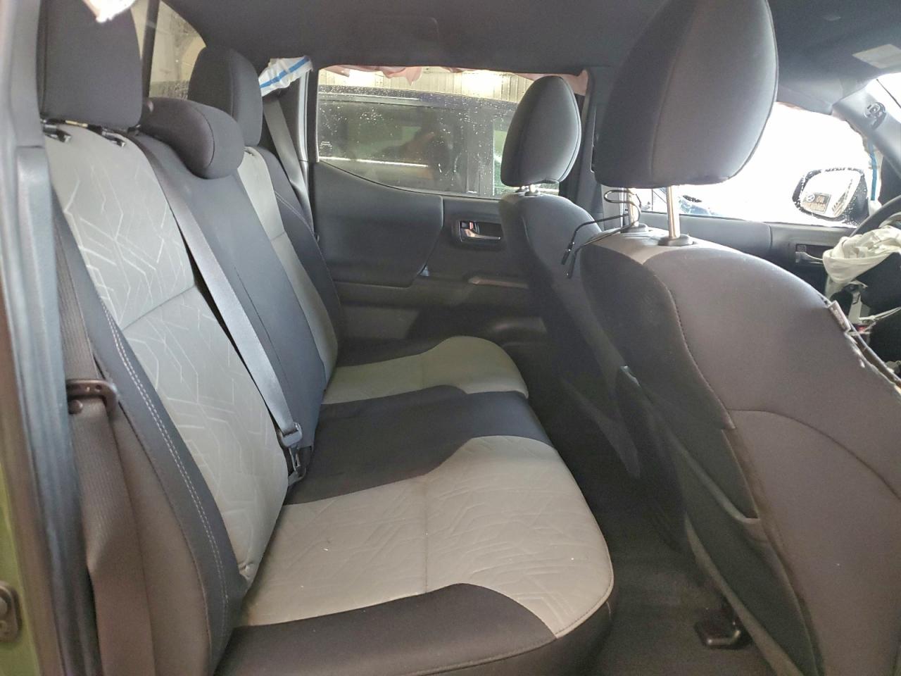 Toyota Tacoma Double Cab Image 2