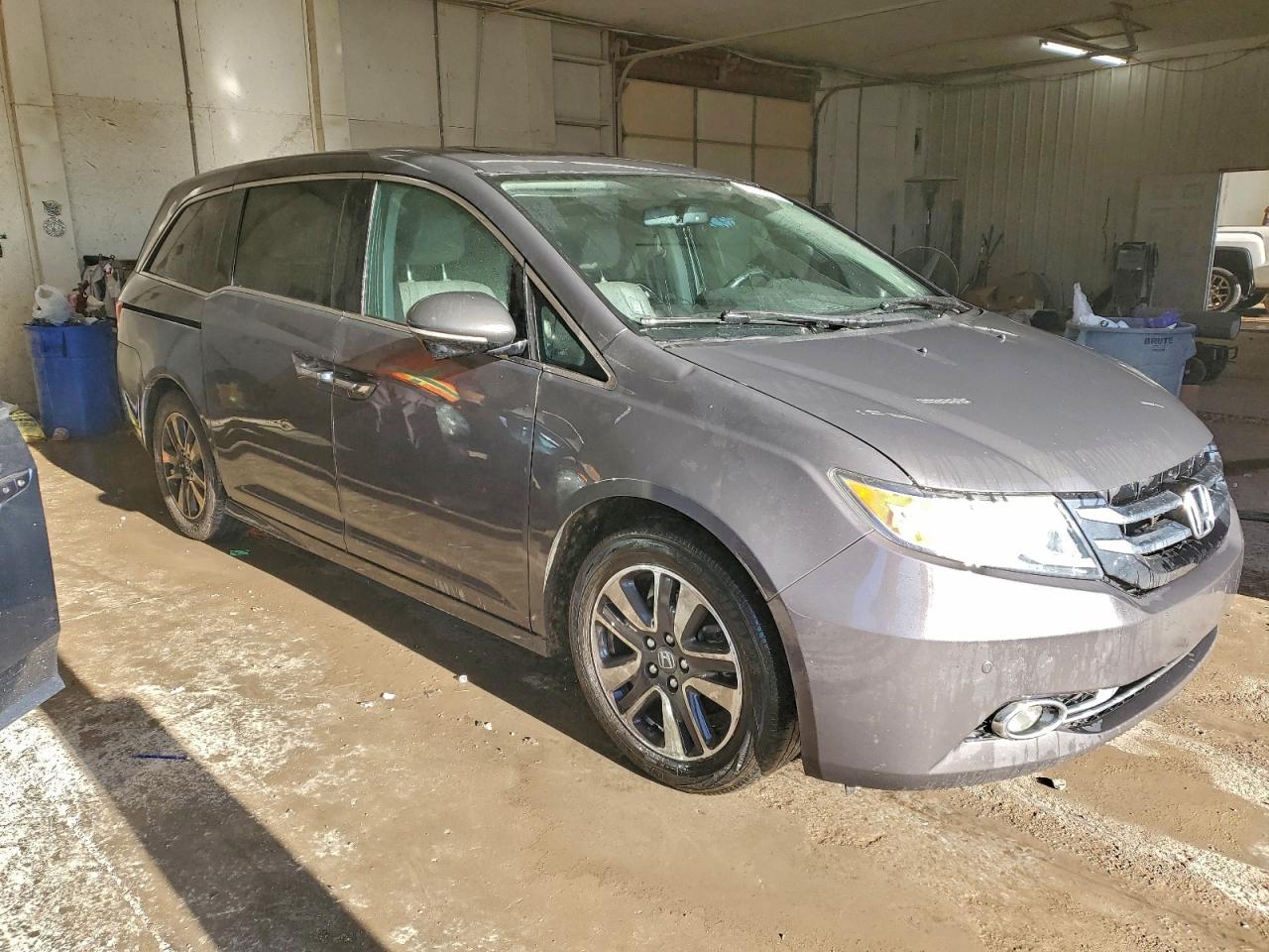 Honda Odyssey Touring Image 2
