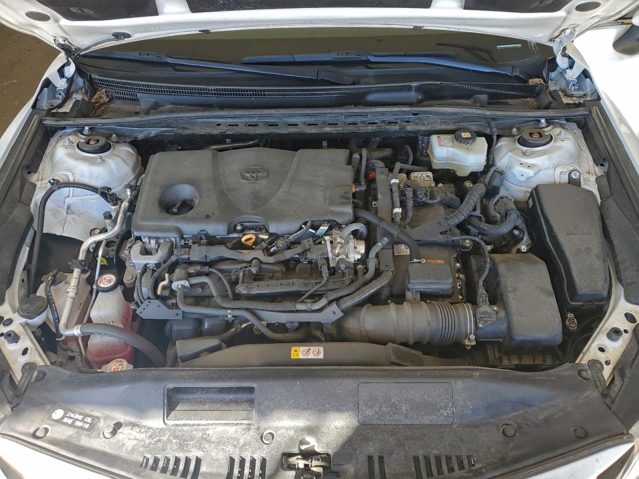 Toyota Camry Le Image 12