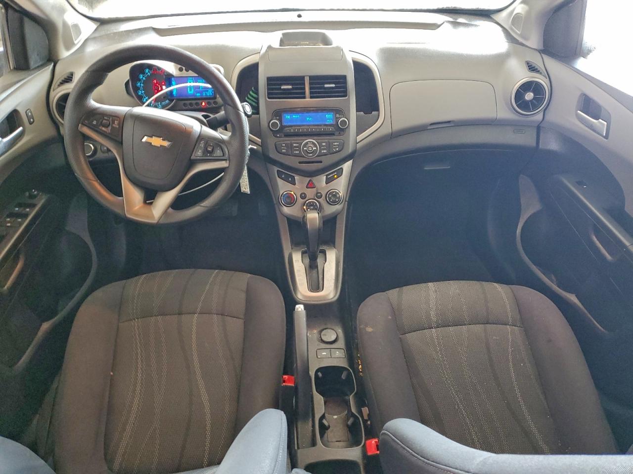 Chevrolet Sonic Lt Image 5