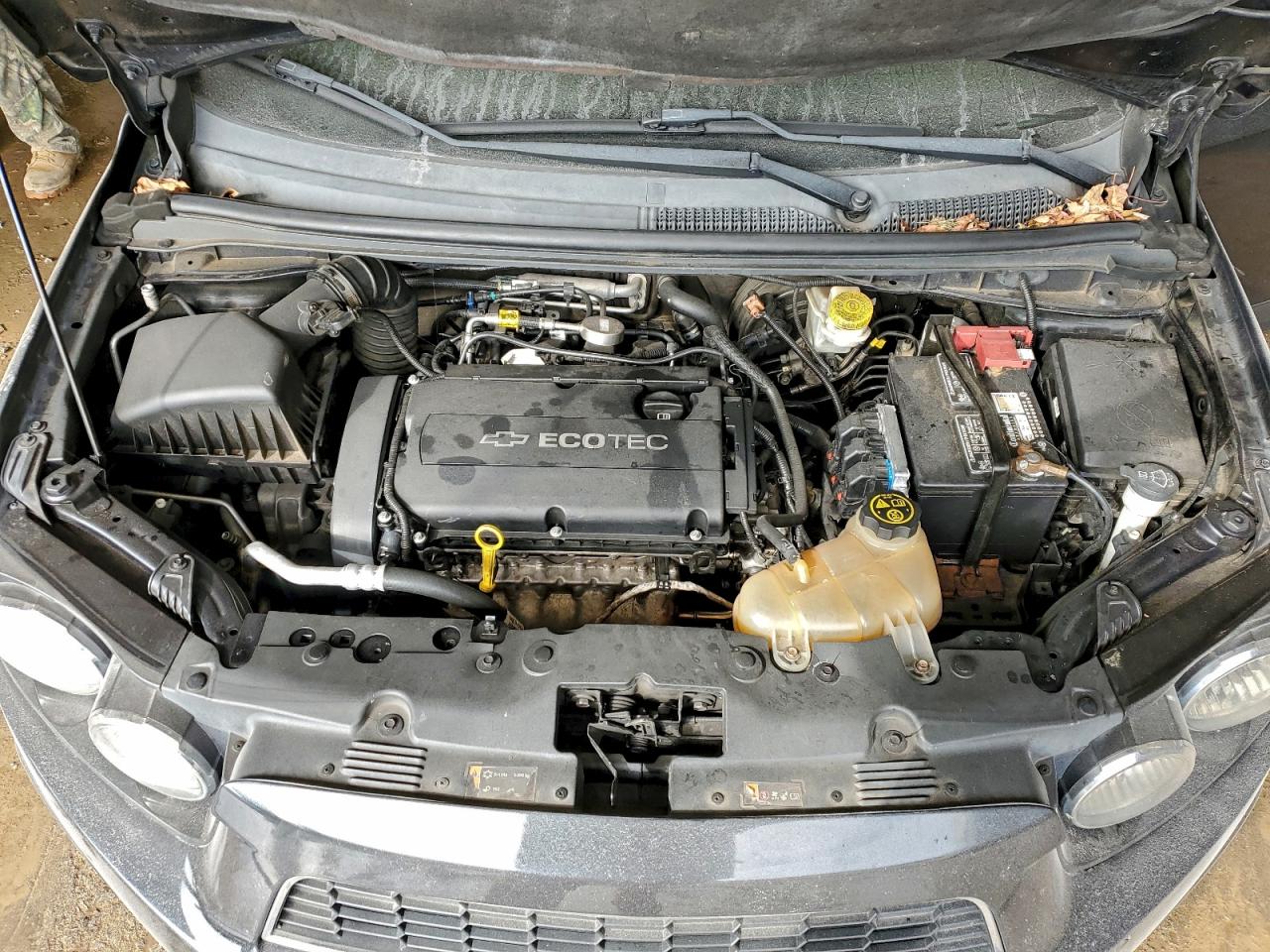 Chevrolet Sonic Lt Image 12