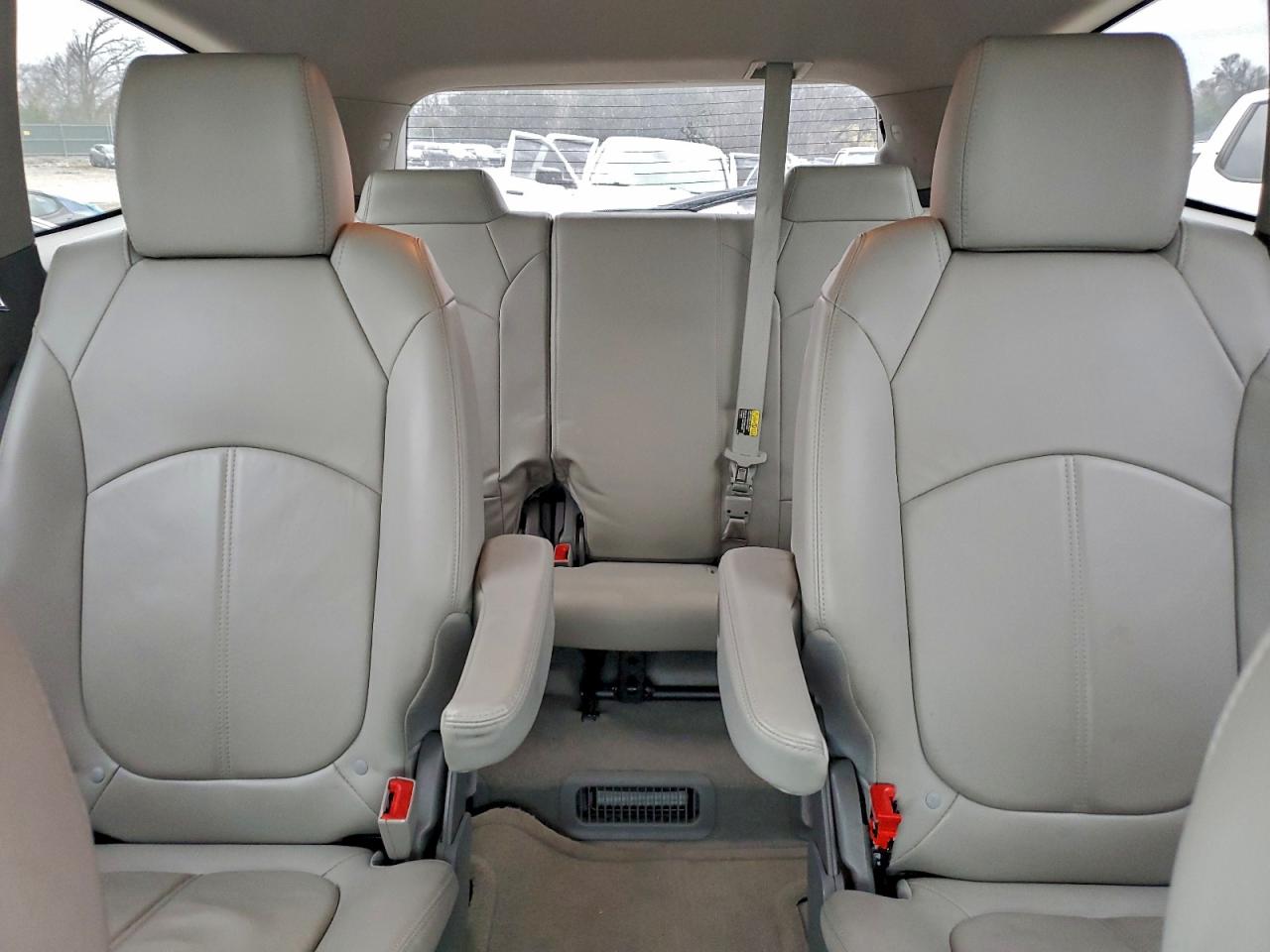 Chevrolet Traverse Lt Image 12