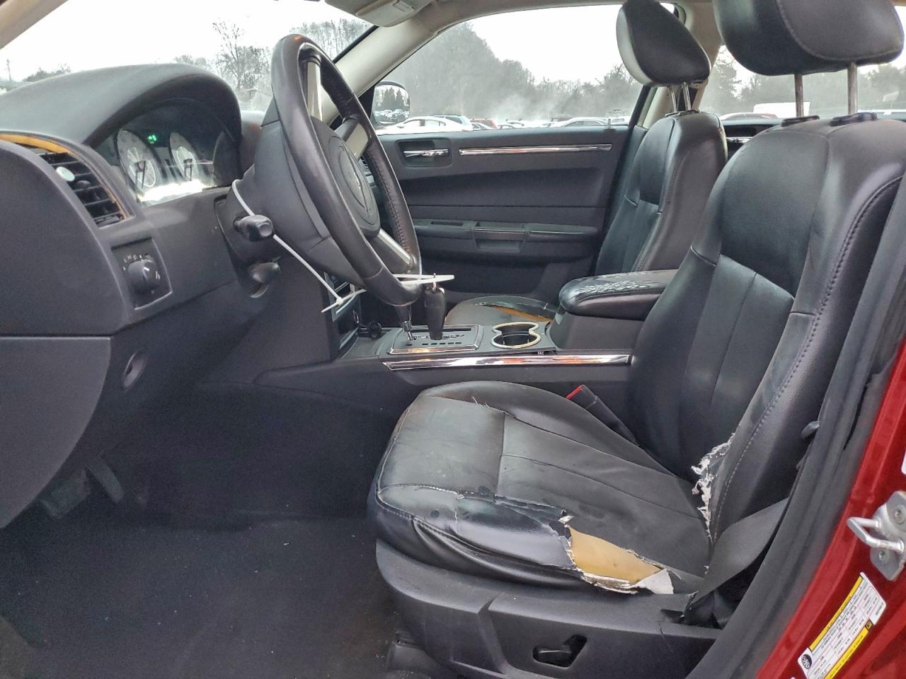 Chrysler 300 Touring Image 4