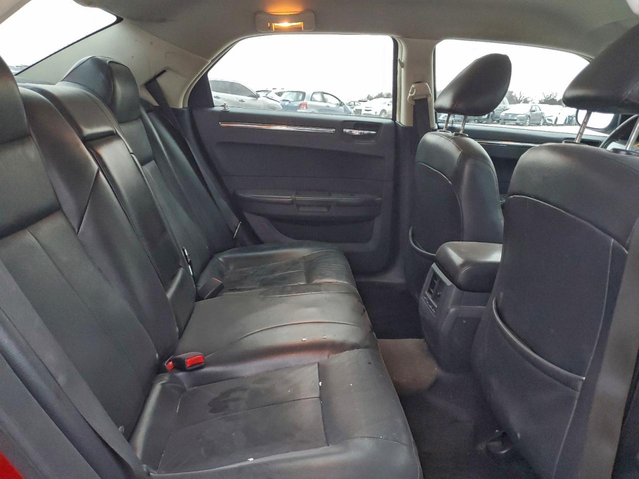 Chrysler 300 Touring Image 9