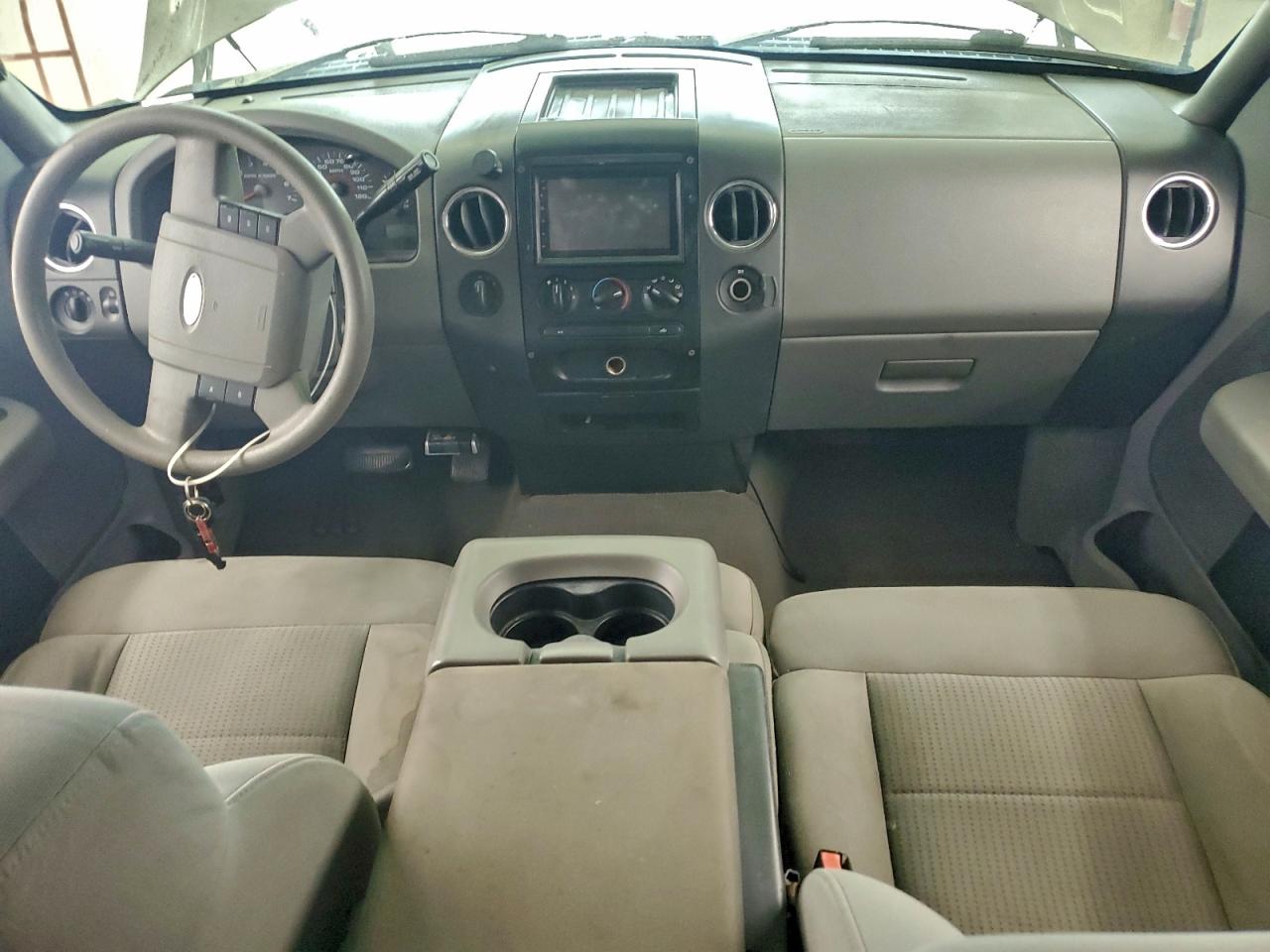 Ford F-150 Supercrew Image 11