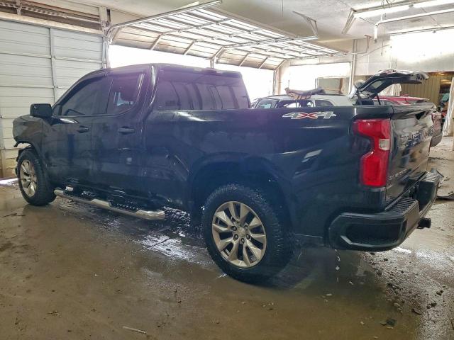 Chevrolet Silverado K1500 Custom Image 3