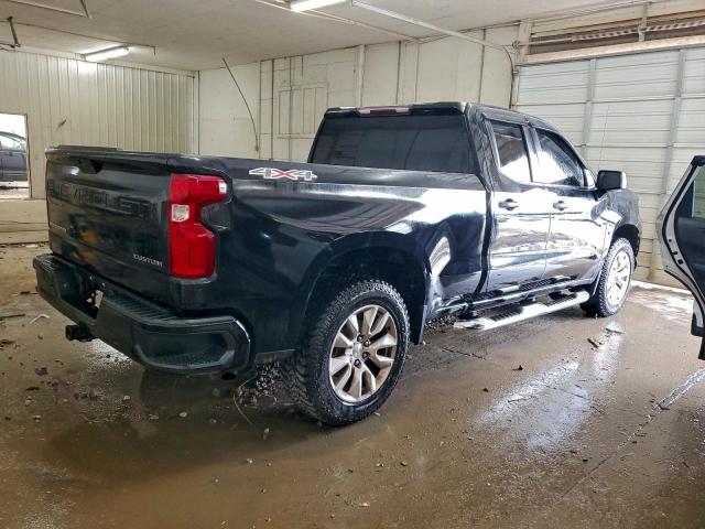 Chevrolet Silverado K1500 Custom Image 5