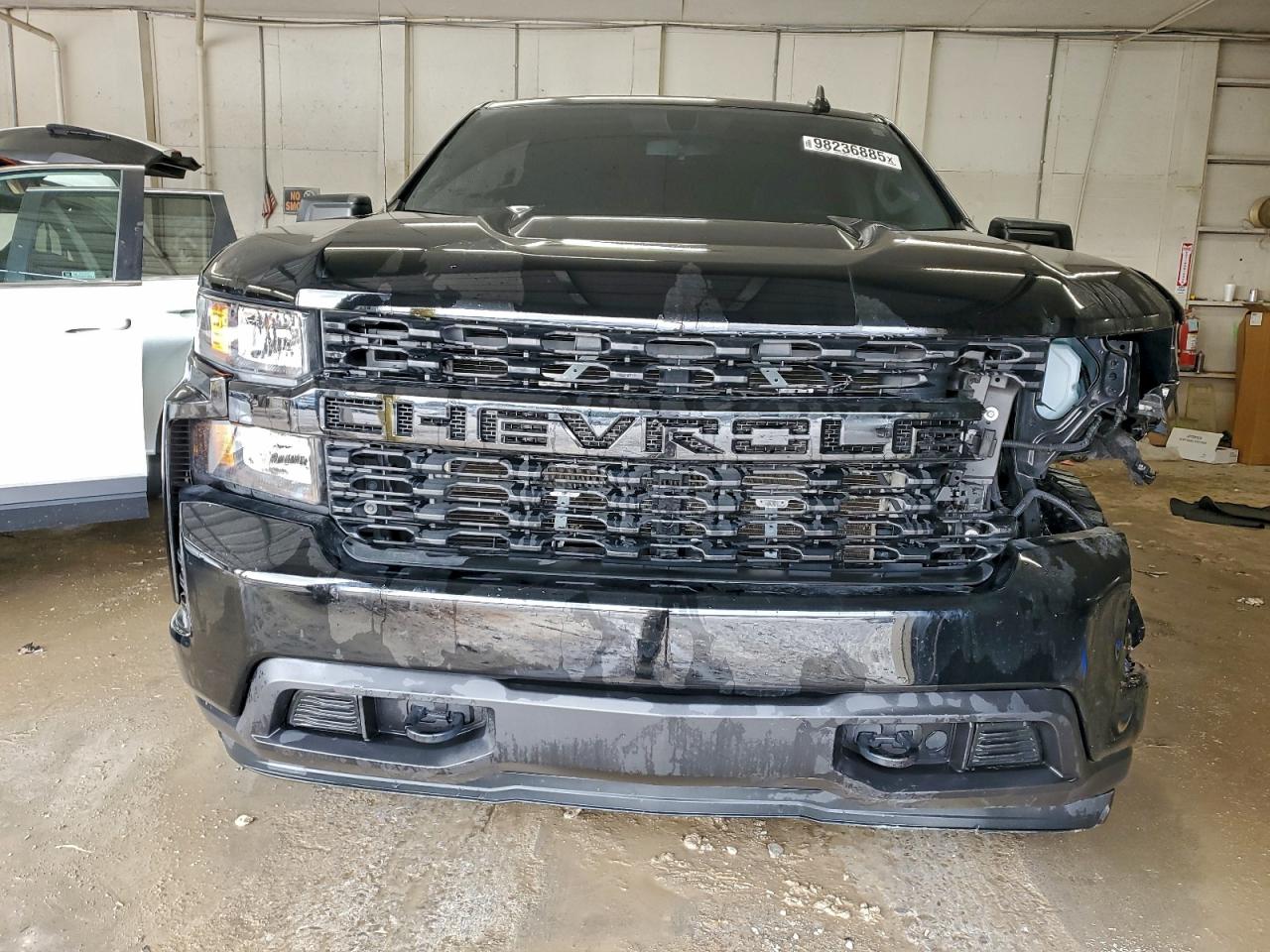 Chevrolet Silverado K1500 Custom Image 6