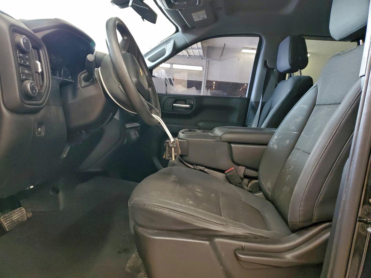 Chevrolet Silverado K1500 Custom Image 7