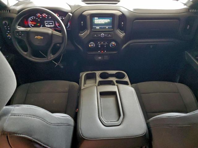 Chevrolet Silverado K1500 Custom Image 9