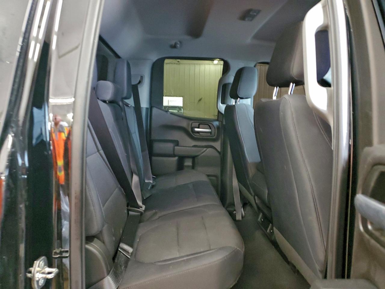 Chevrolet Silverado K1500 Custom Image 4