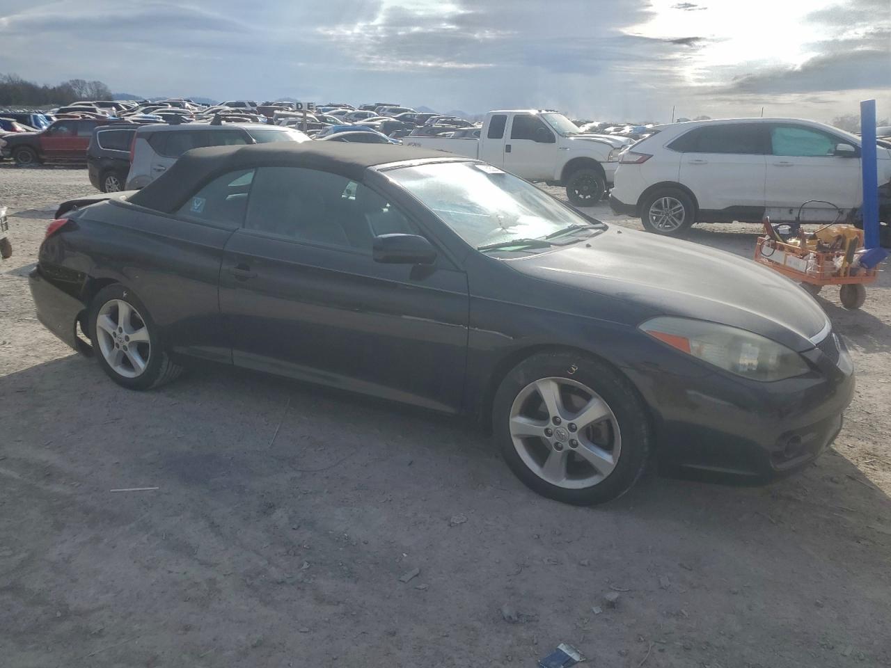 Toyota Camry Se Image 3