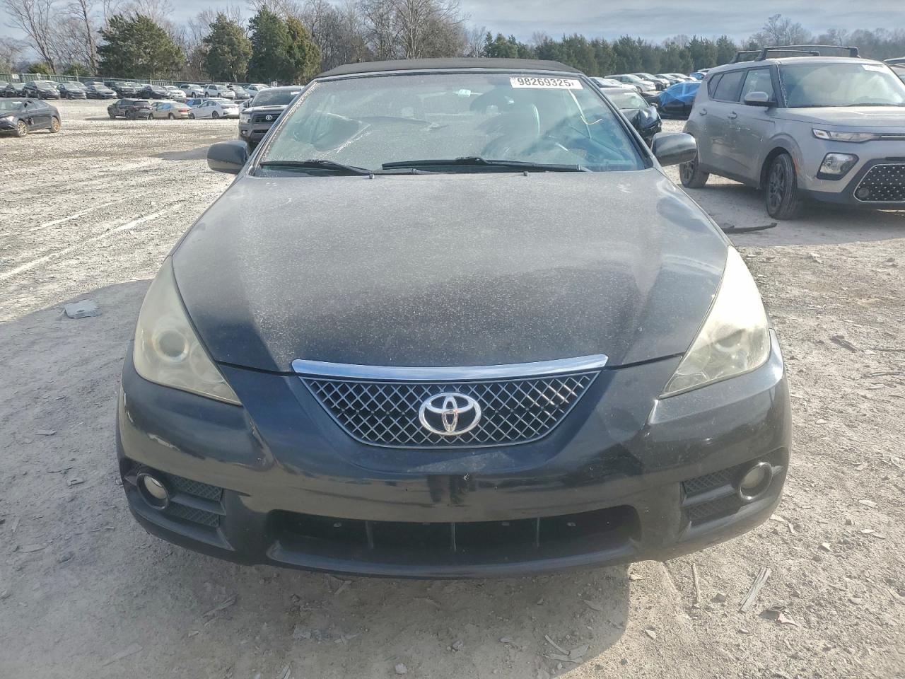 Toyota Camry Se Image 6